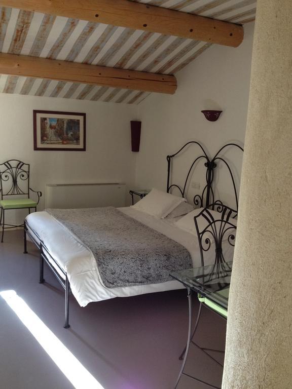 Hotel Lou Caleu Restaurant Le Rocher Des Abeilles Saint-Martin-de-Castillon Δωμάτιο φωτογραφία